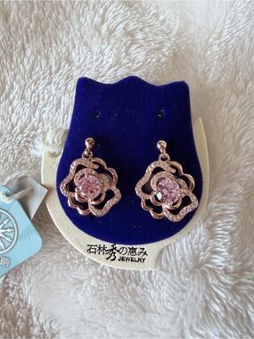 石林秀の恵み Rose gold Floral Drop Earrings